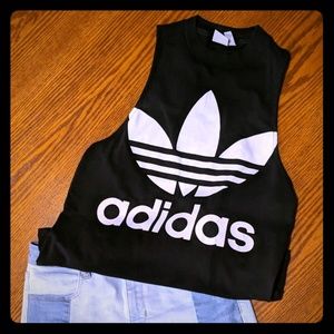 Adidas Tank, Small